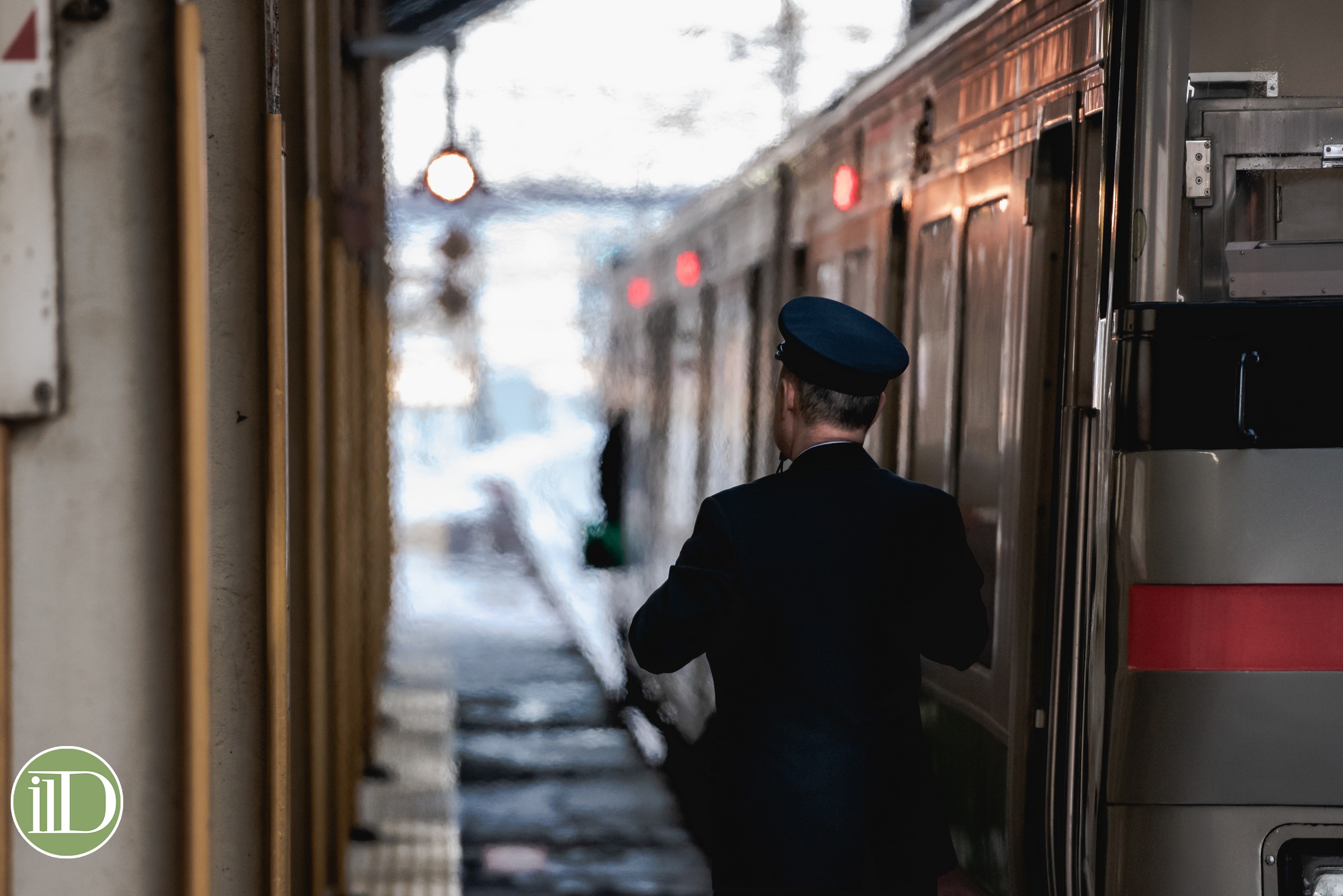aggredire il capotreno