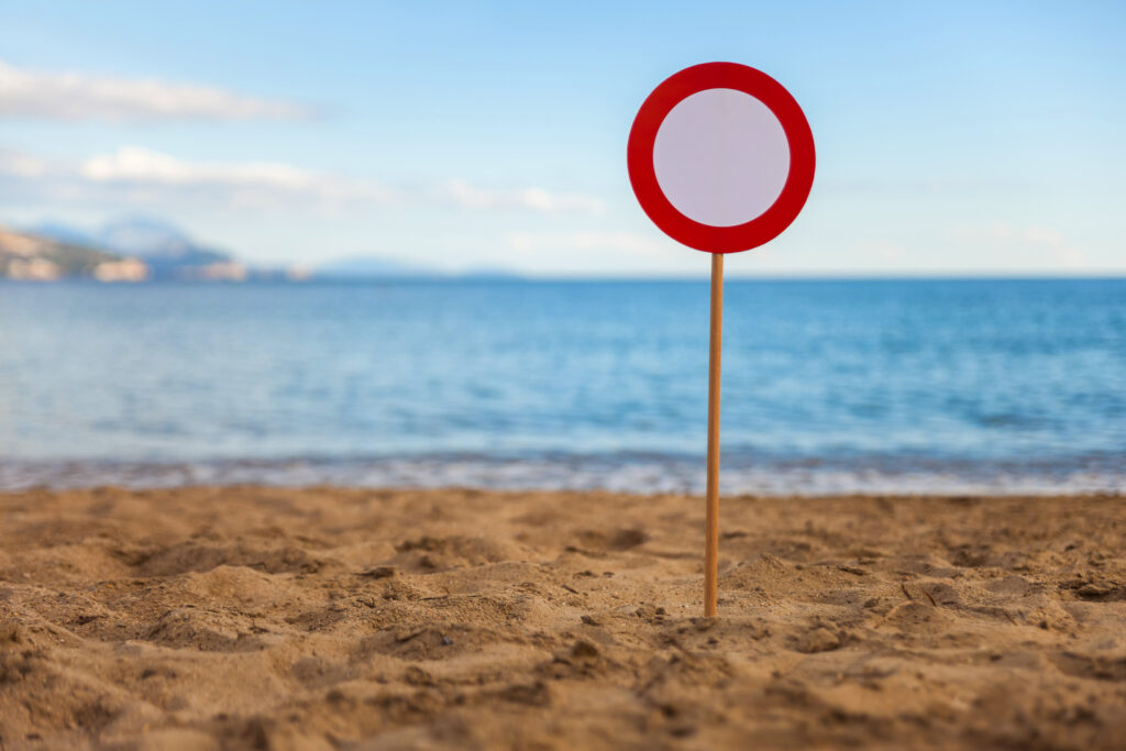 comportamenti vietati in spiaggia